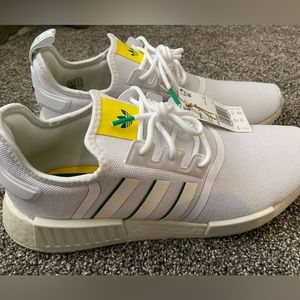 Mens Adidas Tennis Shoe, White, Green, Size 11, NWT, NMD R1